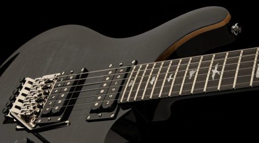 La PRS SE Custom 24 Floyd 2022 riceve un nuovo top con un intaglio come quello di un violino