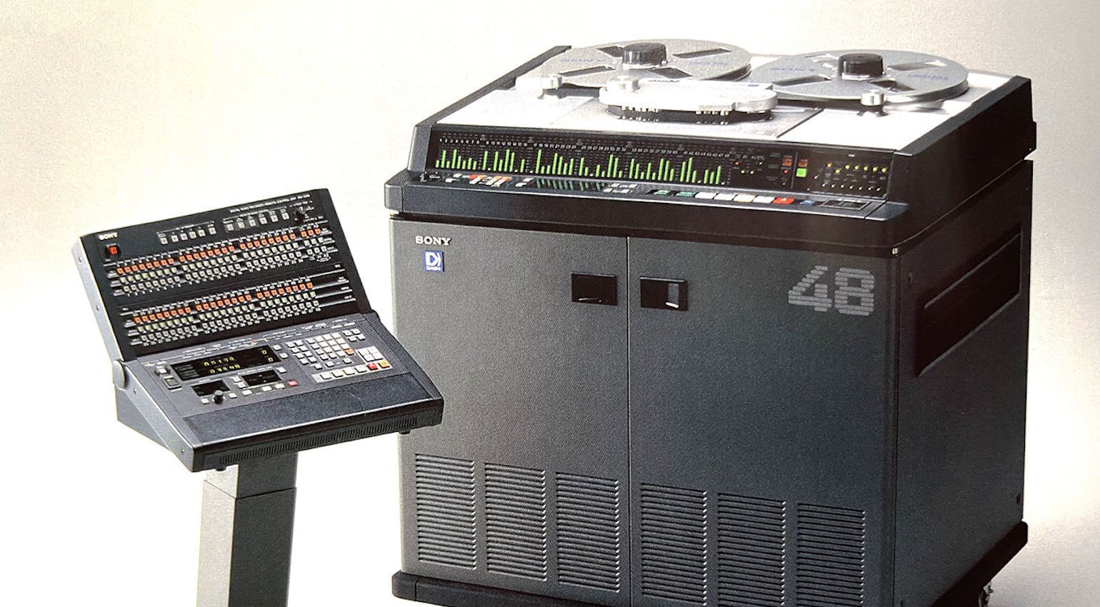 Registratore multitraccia digitale a 48 tracce SONY PCM-3348 e controller RM-3348 (1989)