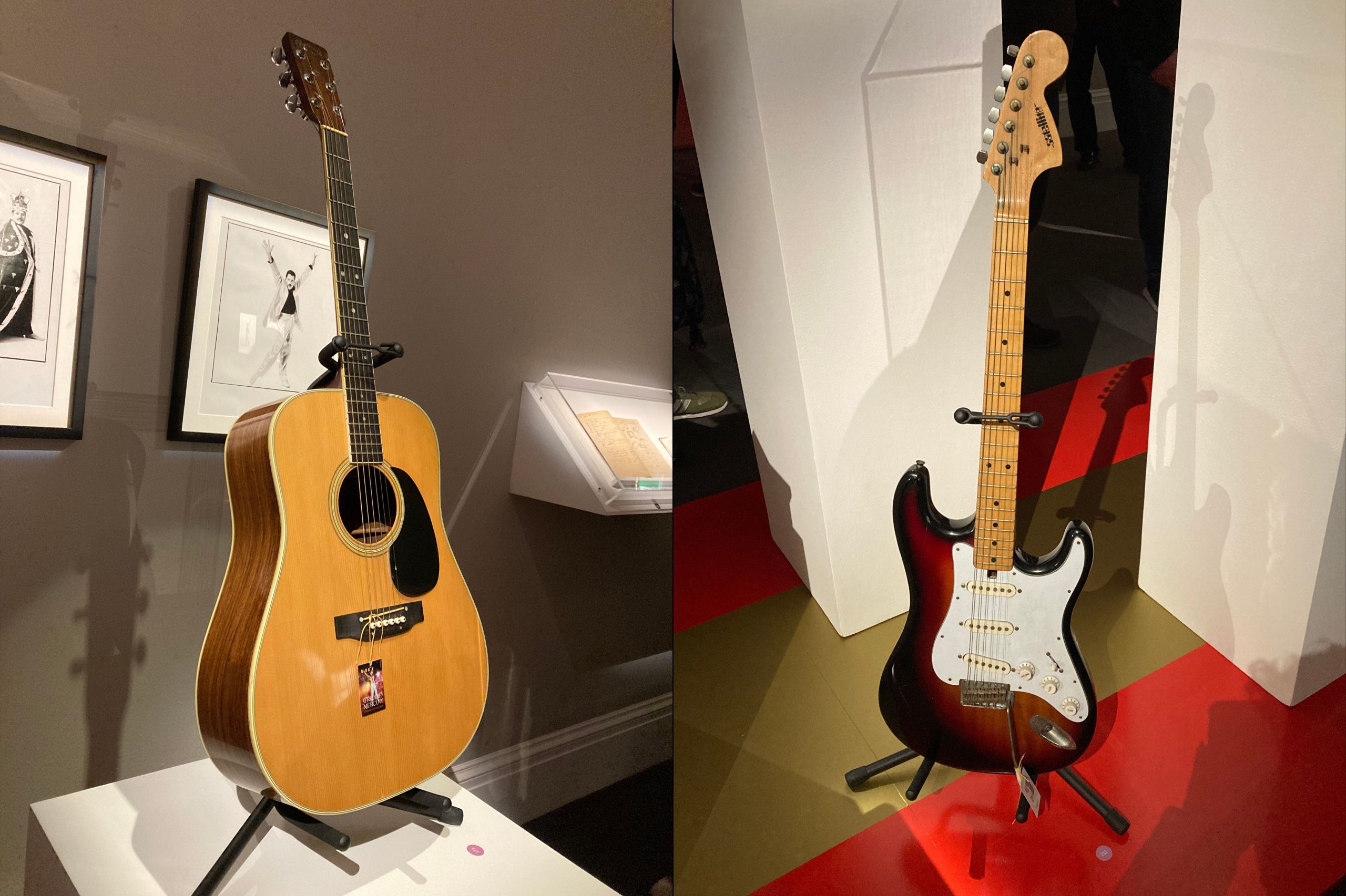 A sinistra c'è una Martin acustica e a destra una chitarra elettrica Satellite, entrambe di proprietà di Freddie Mercury