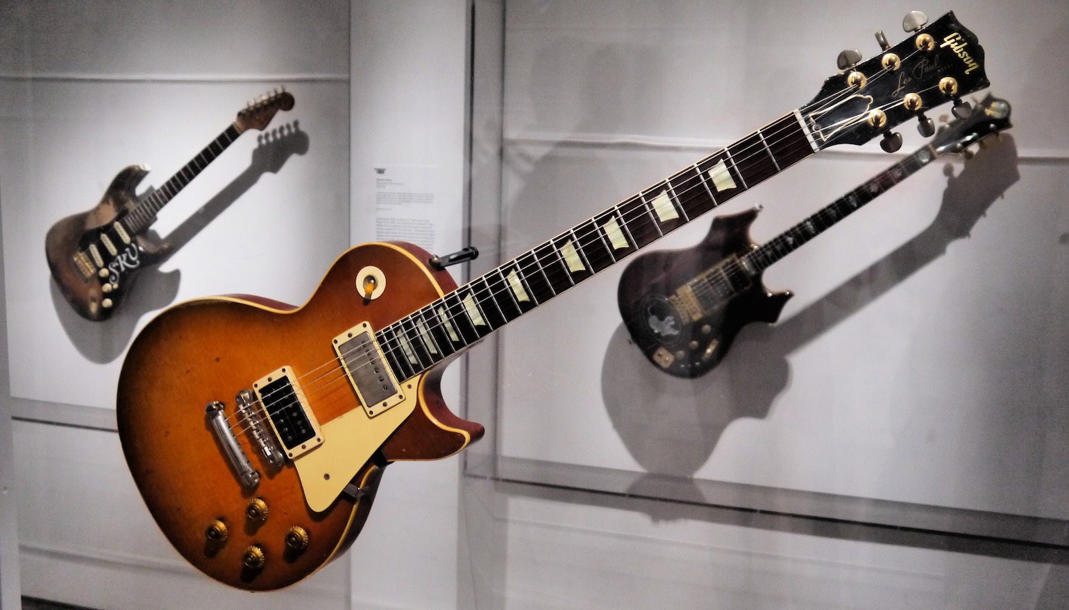 La Gibson Les Paul 1959 di Jimmy Page al Metropolitan Museum of Art