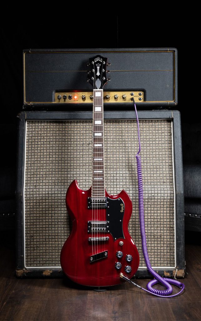 Guild Polara Deluxe in tonalità Cherry Red