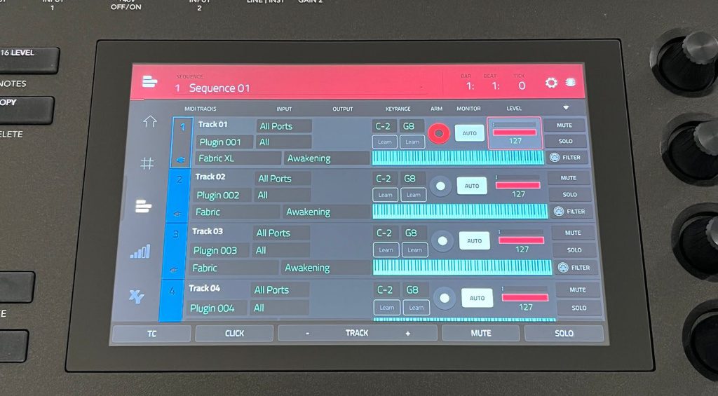 Il touchscreen da 7″ supporta i gesti multi-touch