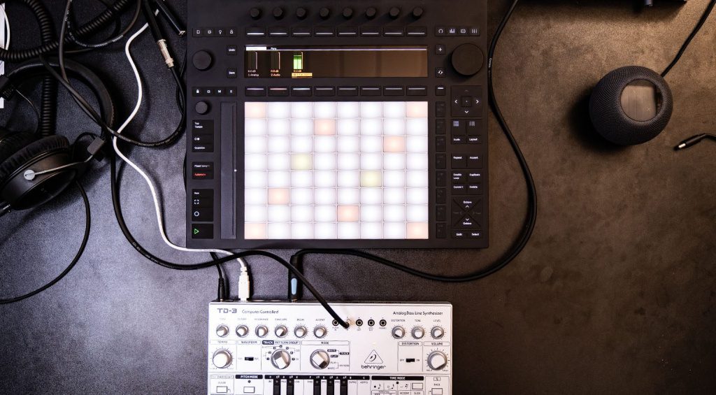 MIDI Sync - Ableton Push 3 con hardware midi esterno