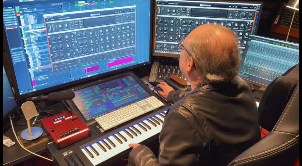 Hans Zimmer presenta Synapse Audio The Legend HZ