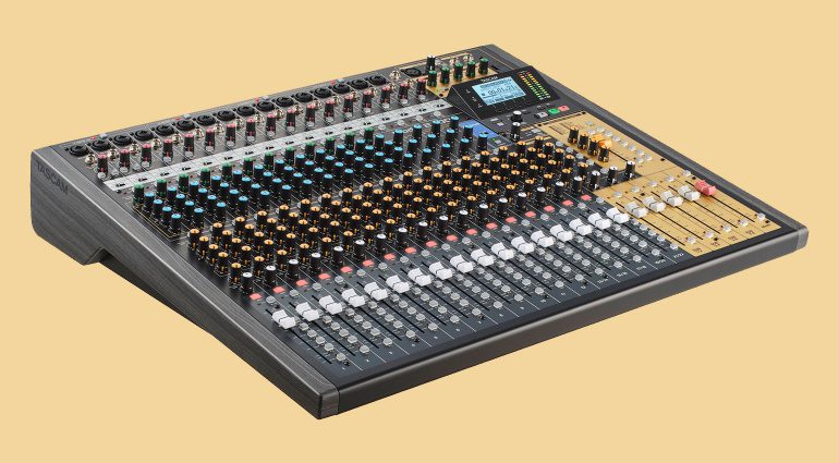 Tascam Model 2400: mixer ideale per lo studio e il live?