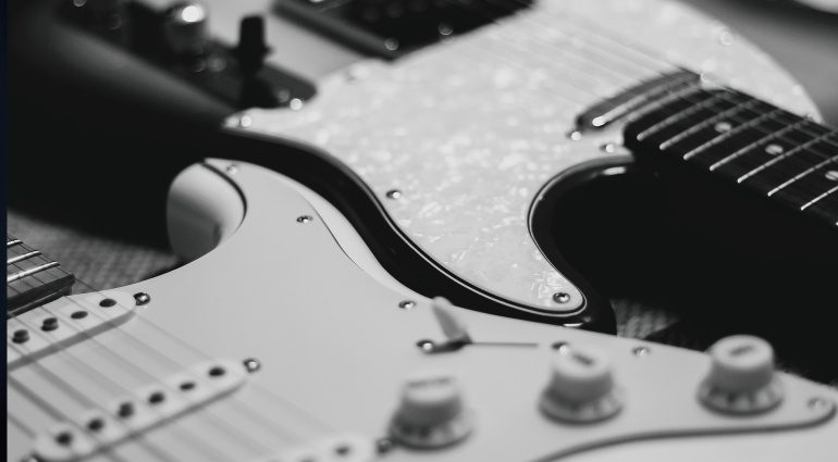 Stratocaster VS Telecaster: Qual è la Chitarra Elettrica Giusta per Te?