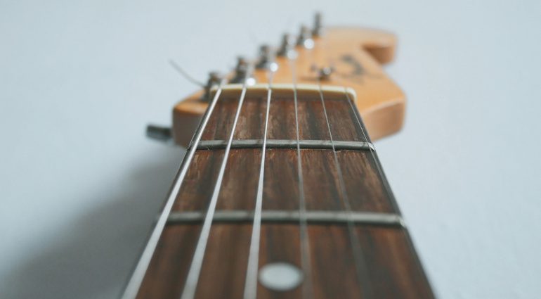 Le Migliori Corde per Chitarra Elettrica - Guida all’Acquisto