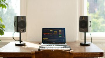 Adam Audio D3V: monitor compatti con USB-C