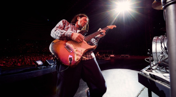 Fender John Frusciante Stratocaster: una Masterbuilt in edizione limitata