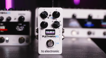 TC Electronic PLETHORA X1: Stompbox TonePrint con 14 effetti leggendari per chitarra e footswitch MASH