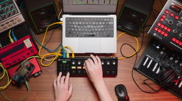 ROTO-CONTROL: controller DAW motorizzato di Melbourne Instruments