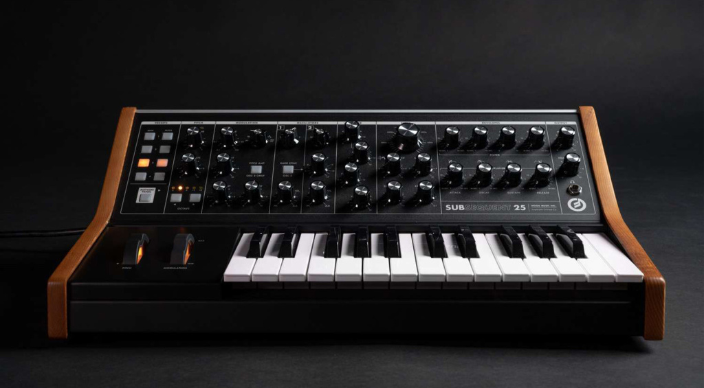 Moog Subsequent 25