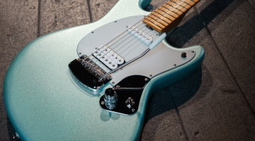 Music Man StingRay Dustin Kensrue: con uscita stereo!?